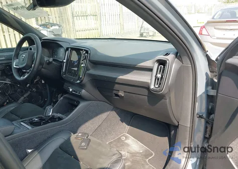 2022 Volvo Xc40 T5 R-Design из США, поврежденный, VIN YV4162UM0N2690451